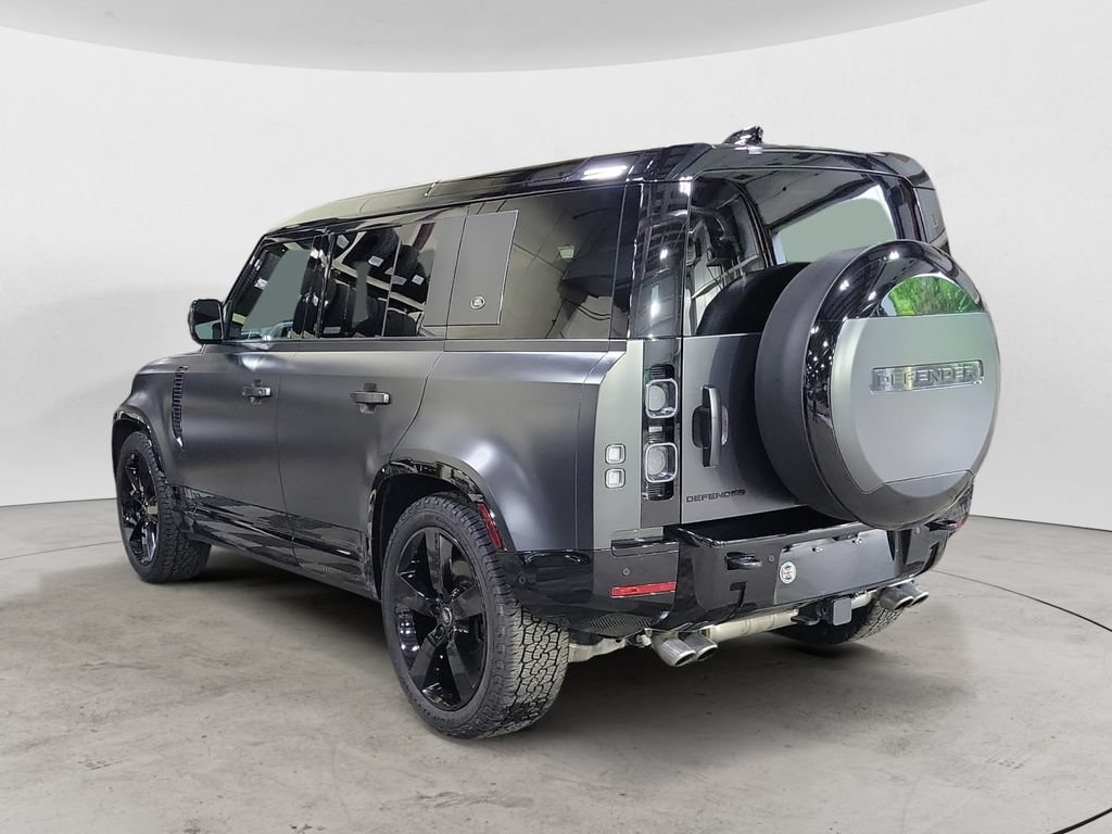 Used 2024 Land Rover Defender 110 V8 AWD/4WD image 3