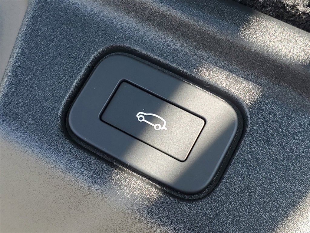 New 2025 Land Rover Range Rover SE image 8