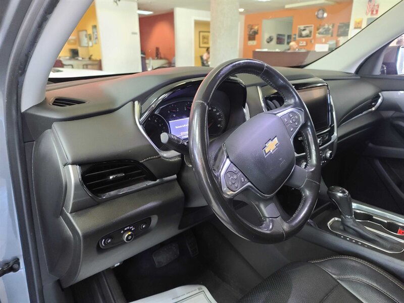 Used 2020 Chevrolet Traverse LT FWD image 9
