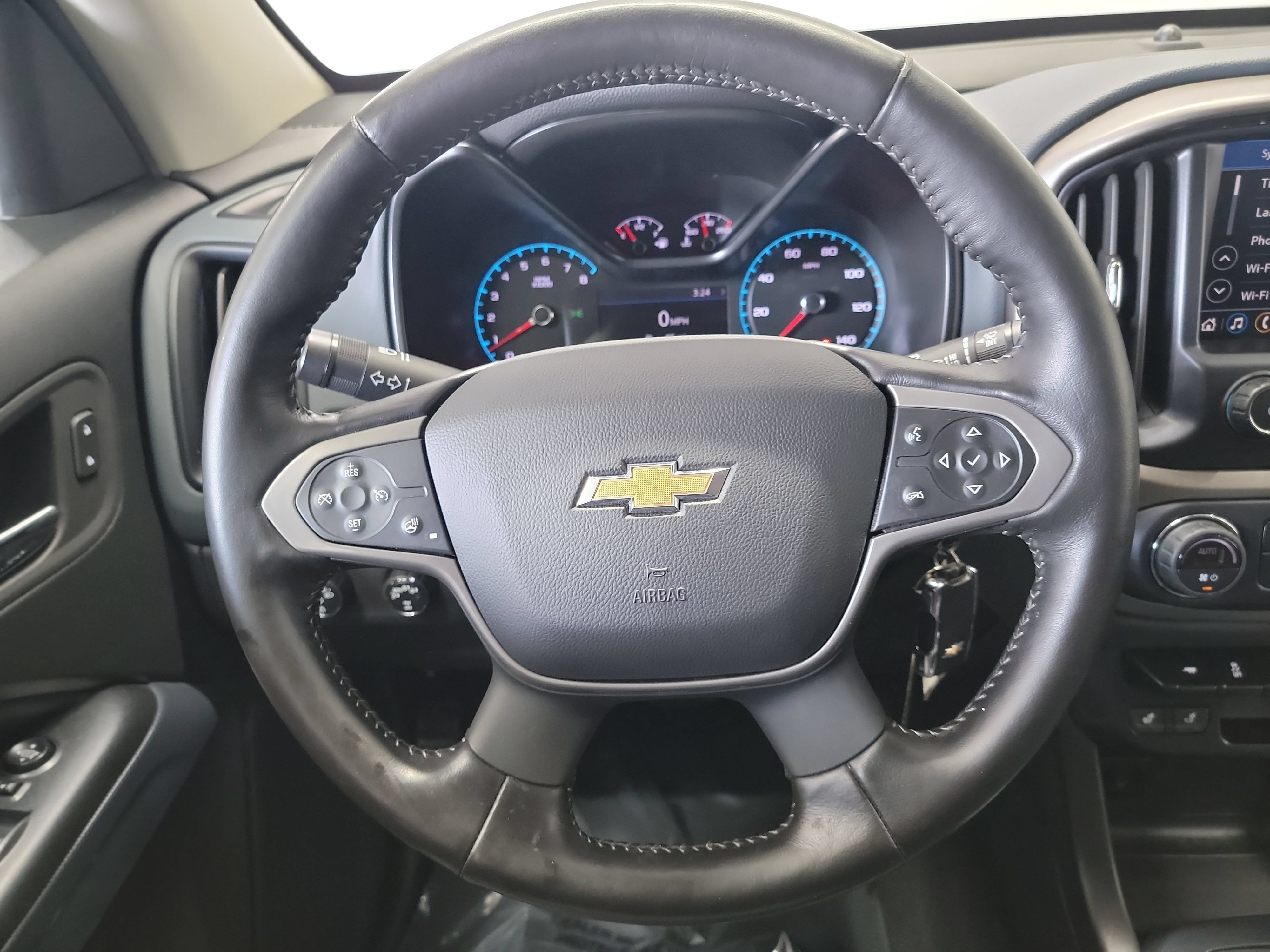 Used 2022 Chevrolet Colorado Z71 AWD/4WD image 17