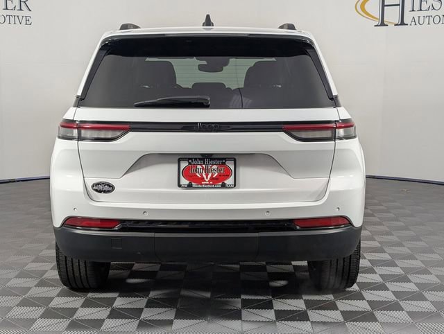 Used 2023 Jeep Grand Cherokee Altitude image 6