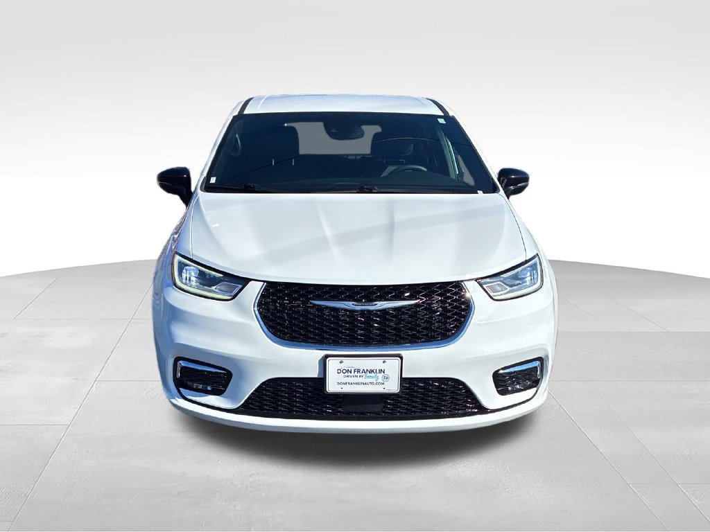Used 2025 Chrysler Pacifica Select FWD image 8