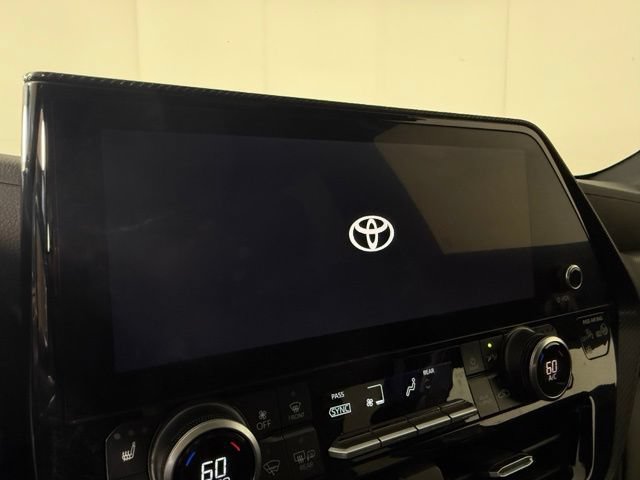 Used 2024 Toyota Highlander XSE FWD image 19