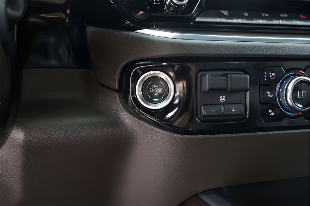 Used 2024 GMC Sierra 3500 SLT w/ SLT Premium Package image 20