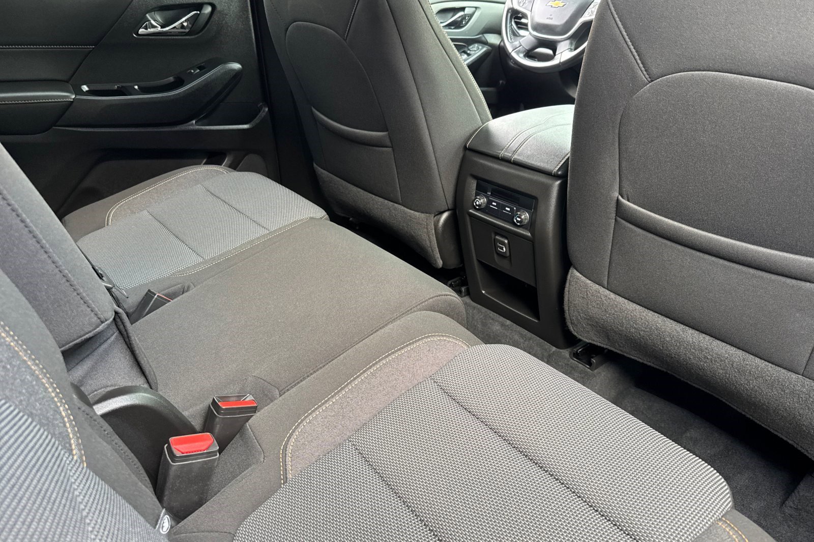 Used 2021 Chevrolet Traverse LT image 29