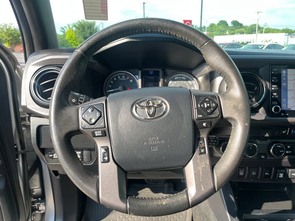 Used 2020 Toyota Tacoma TRD Off-Road w/ TRD Premium Off Road Package AWD/4WD image 23