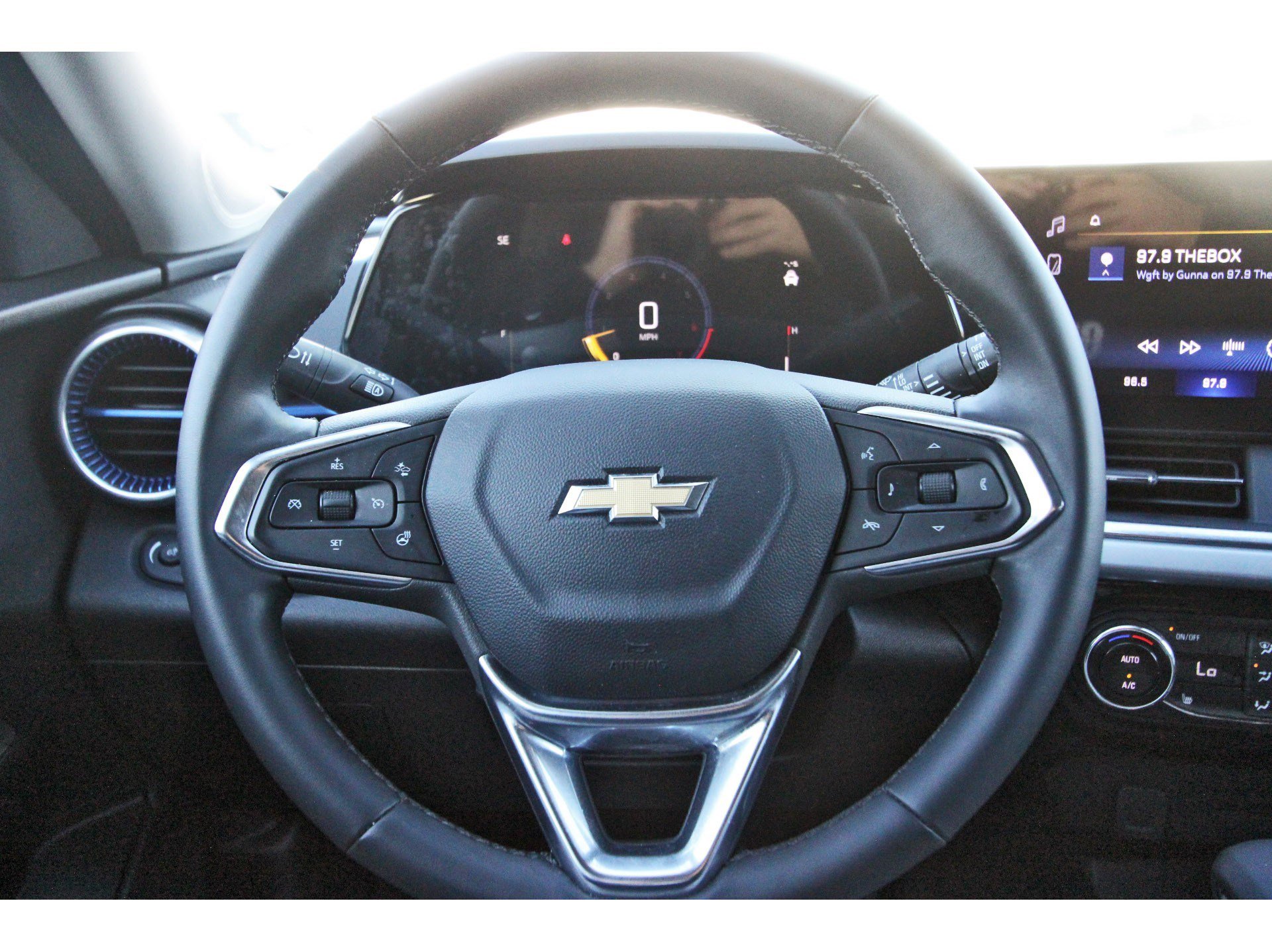 Used 2024 Chevrolet Trax LT w/ Driver Confidence Package image 15