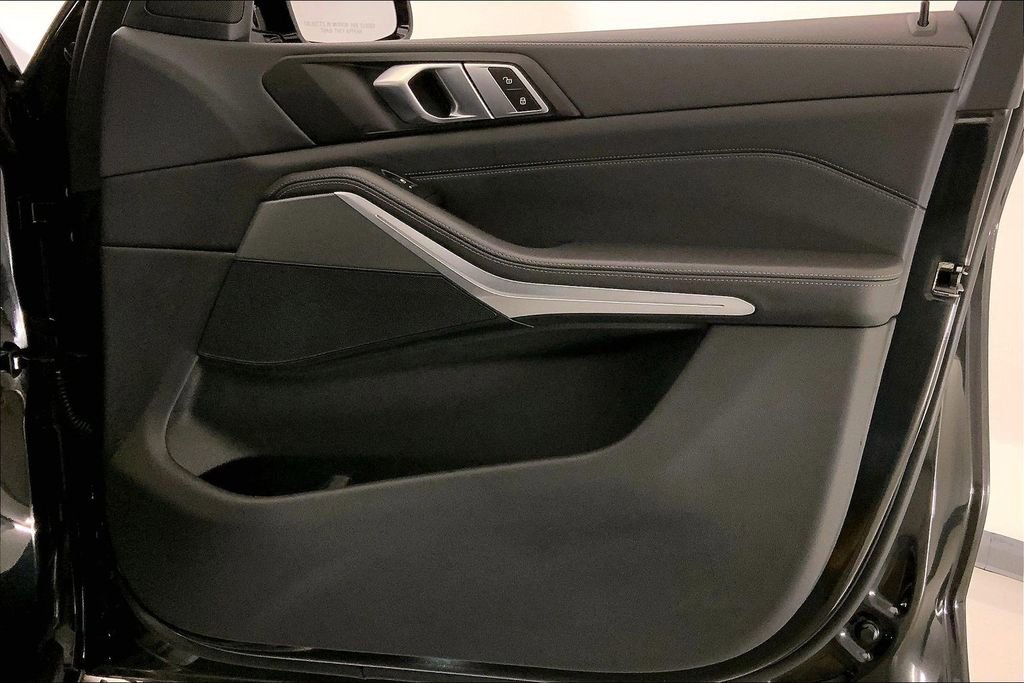 Certified 2022 BMW X5 xDrive40i w/ Premium Package AWD/4WD image 25