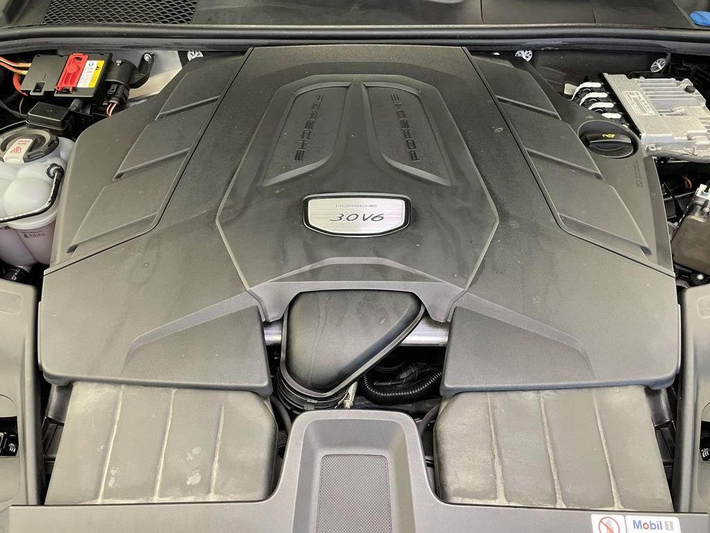 Used 2022 Porsche Cayenne image 24