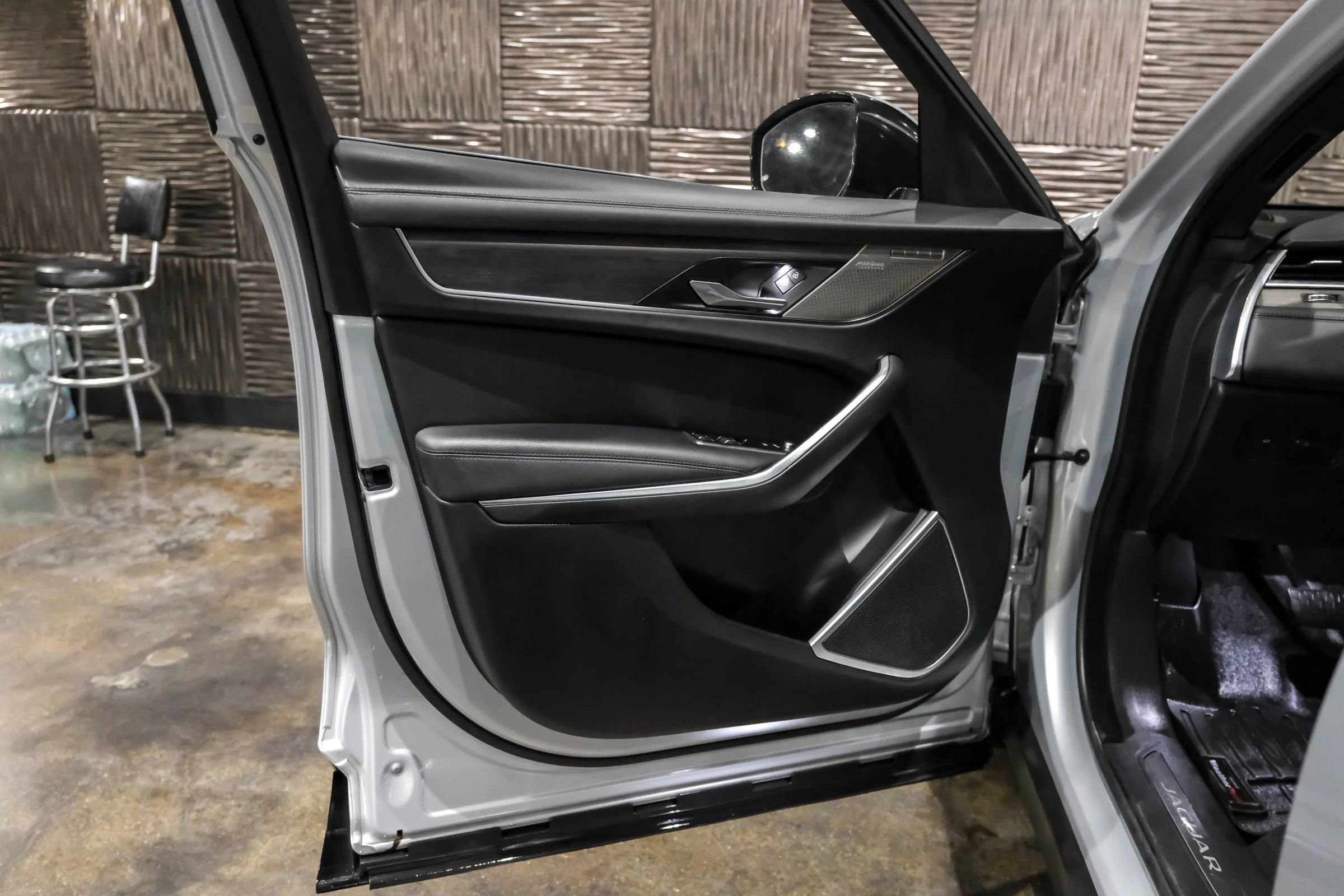 Used 2021 Jaguar F-PACE S image 40