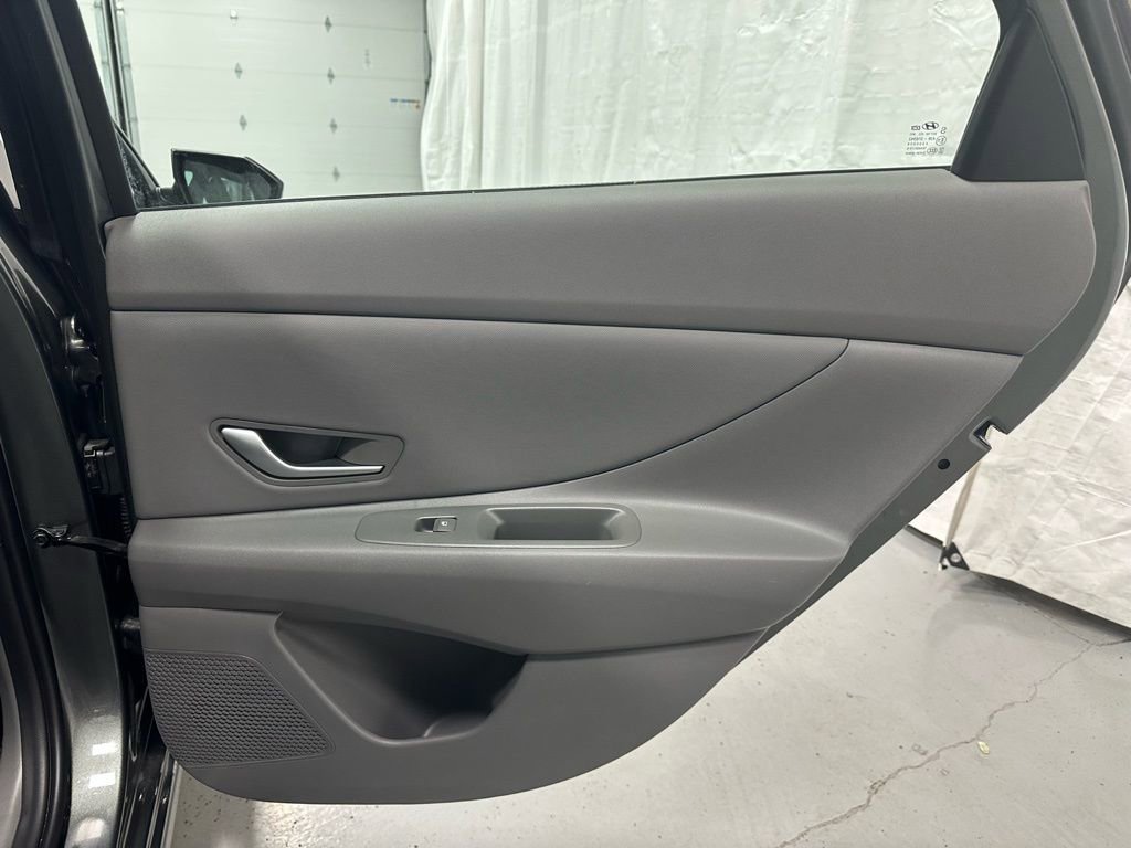 Used 2025 Hyundai Elantra SEL image 45