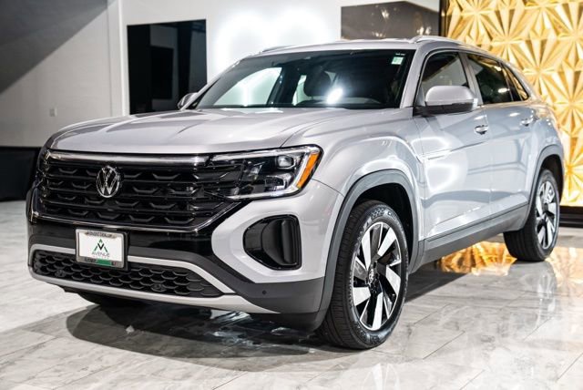 Used 2025 Volkswagen Atlas Cross Sport SE AWD/4WD image 3