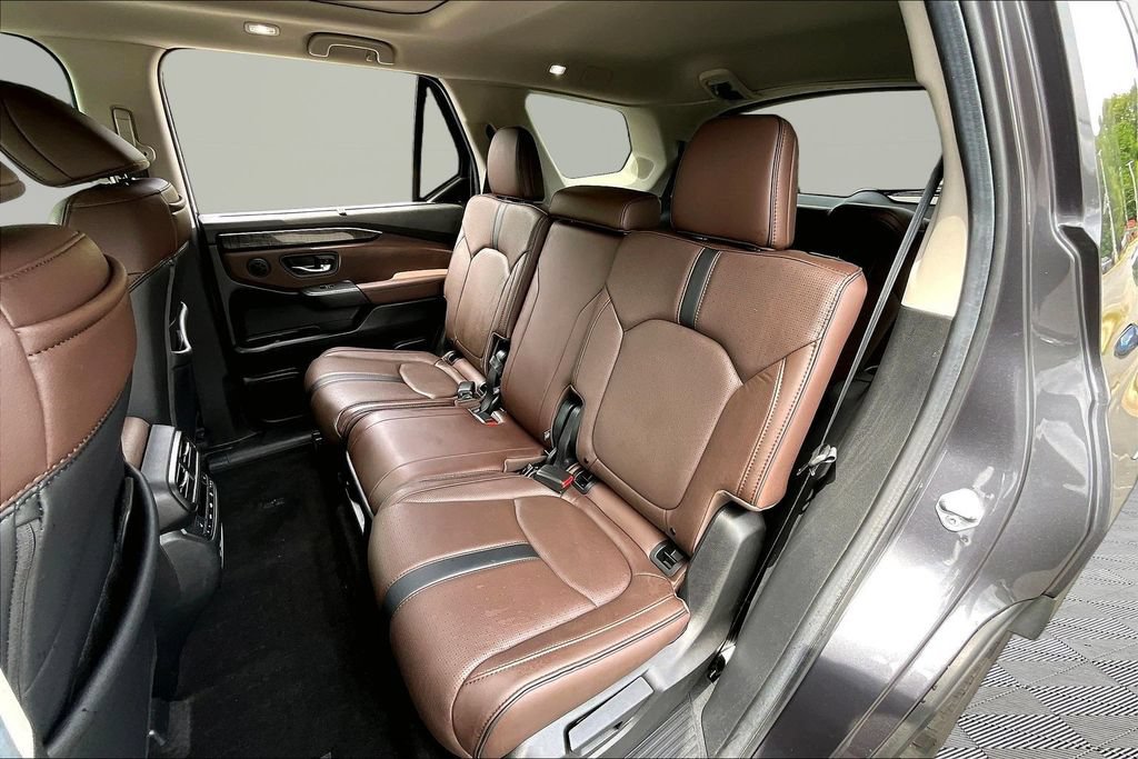 Used 2025 Honda Pilot Elite image 18