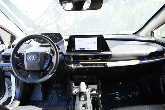 Certified 2024 Toyota Prius XLE image 18