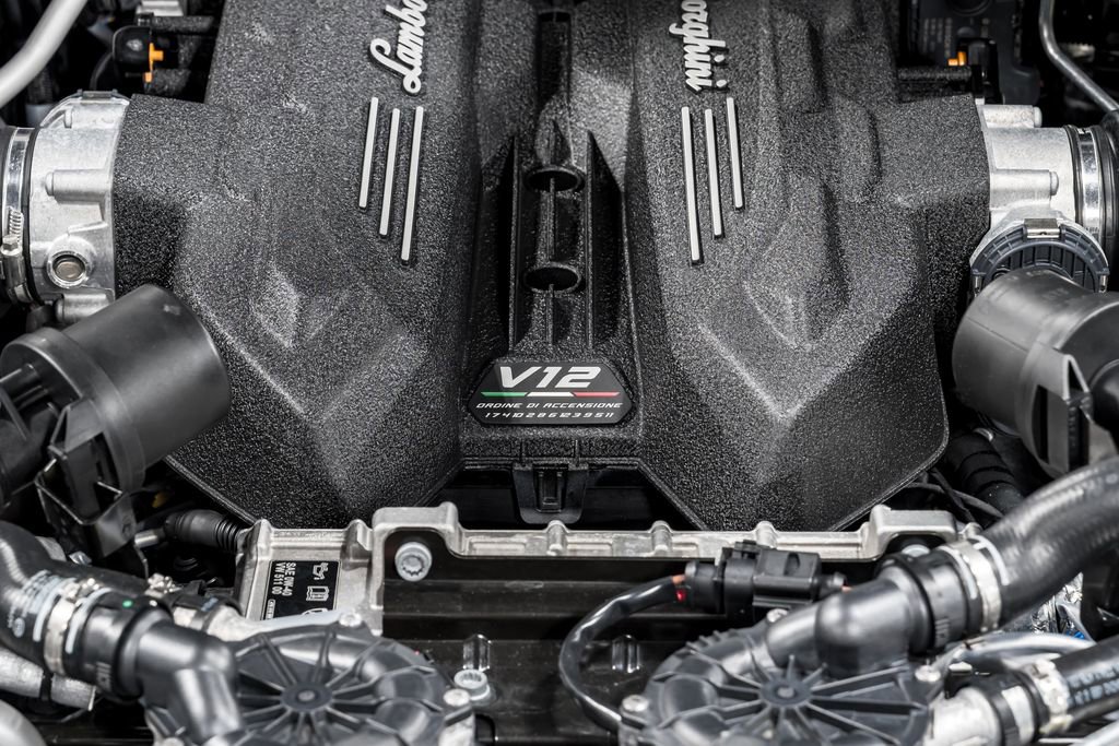 Used 2024 Lamborghini Revuelto image 55