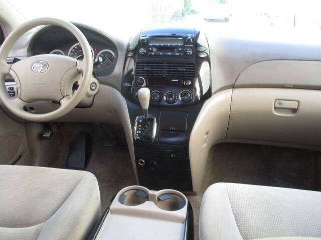Used 2005 Toyota Sienna LE FWD image 8
