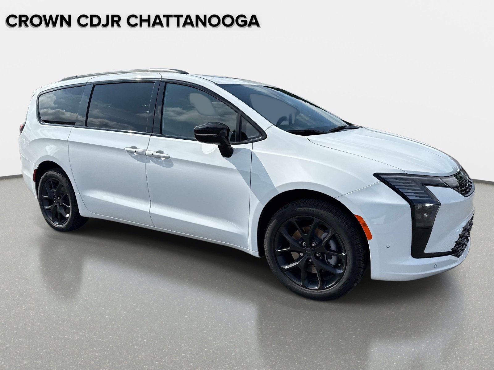 New 2027 Chrysler Pacifica Limited AWD/4WD image 2