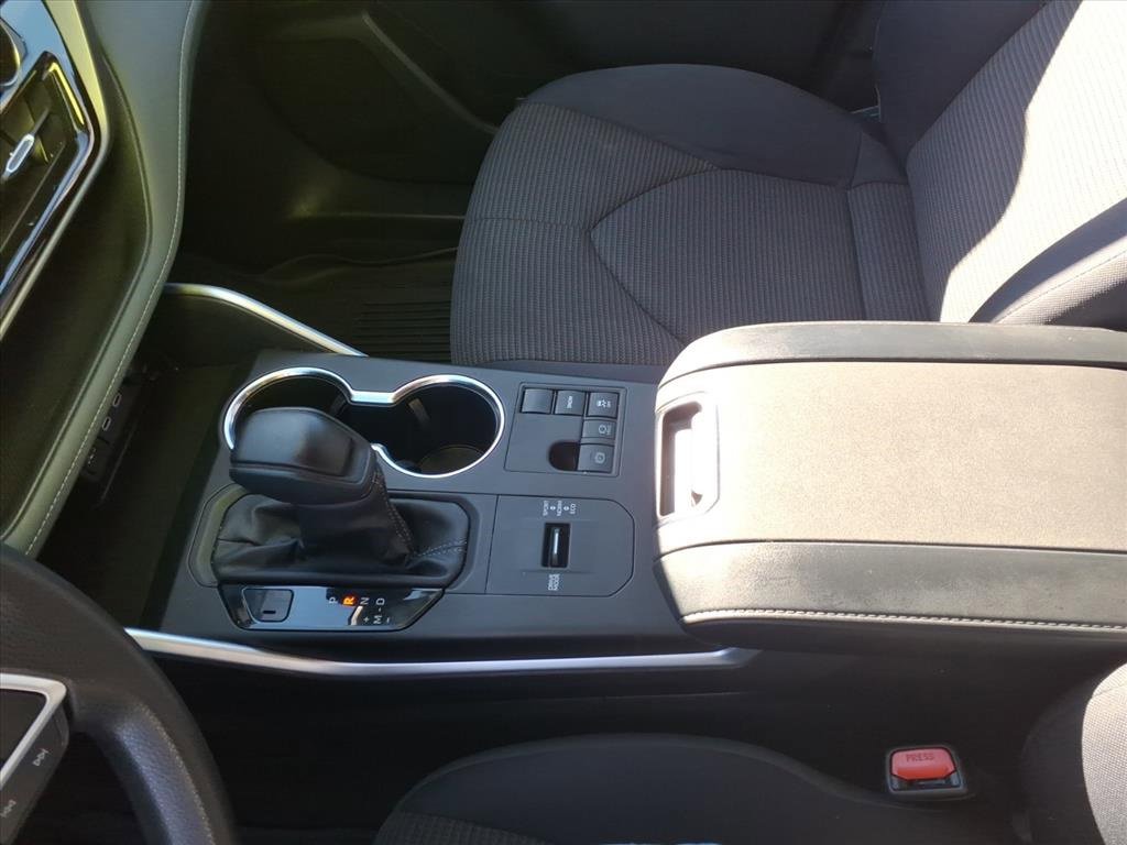 Used 2023 Toyota Highlander L image 14