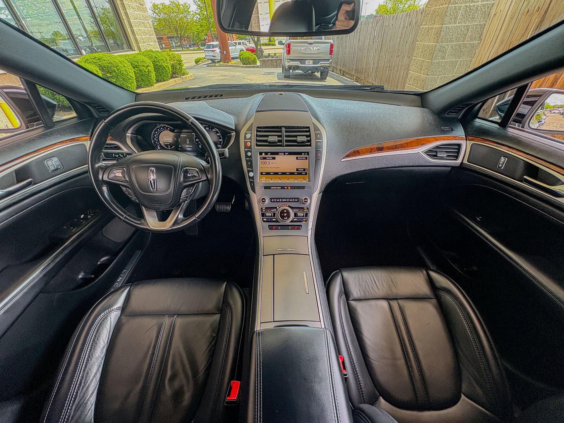 Used 2019 Lincoln MKZ Reserve FWD image 2