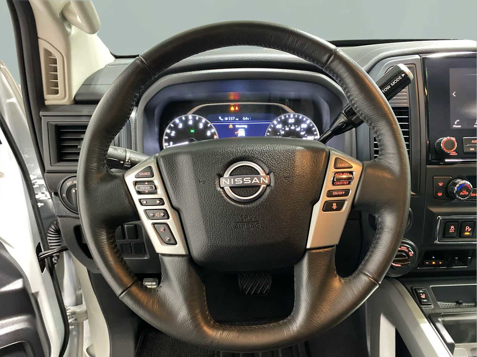 Used 2024 Nissan Titan SV w/ SV Convenience Package image 13