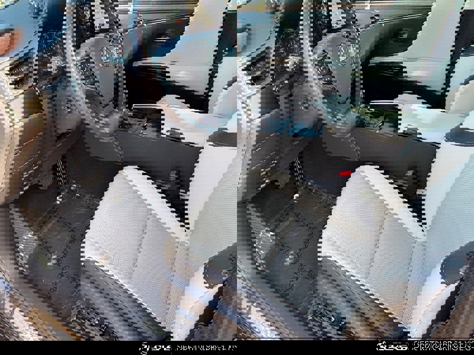 Certified 2025 Lexus ES 350 w/ Premium Package image 20