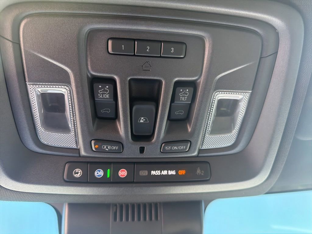 Used 2023 Chevrolet Silverado 1500 High Country w/ Technology Package AWD/4WD image 19