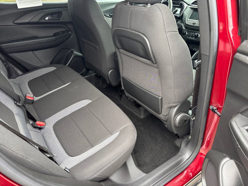 Used 2023 Chevrolet TrailBlazer LT FWD image 32