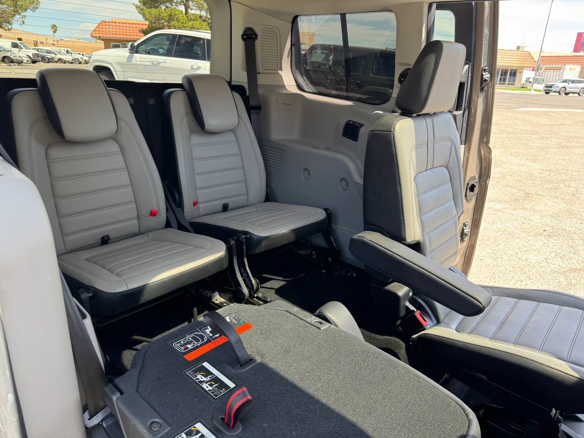 Used 2019 Ford Transit Connect Titanium w/ Titanium Premium Package FWD image 18
