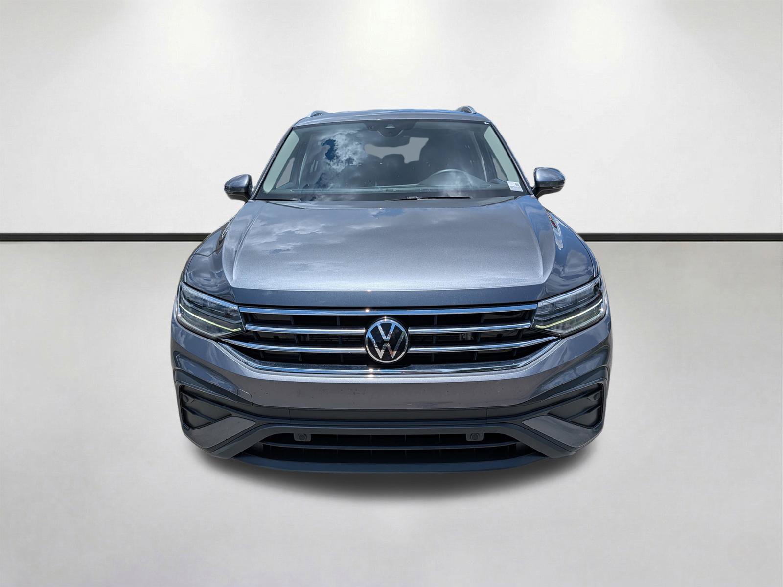 Used 2023 Volkswagen Tiguan SE FWD image 10