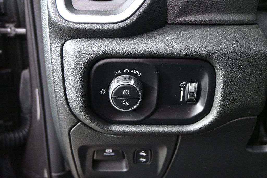Used 2023 RAM 1500 Big Horn AWD/4WD image 23