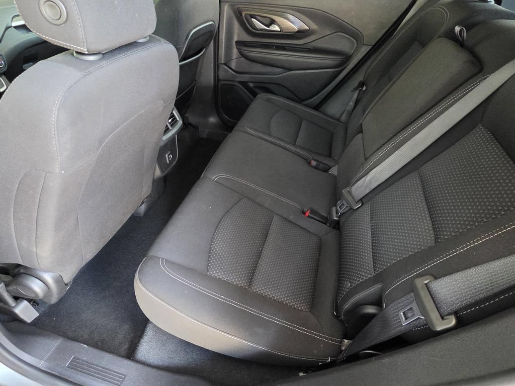 Used 2024 GMC Terrain SLE AWD/4WD image 9