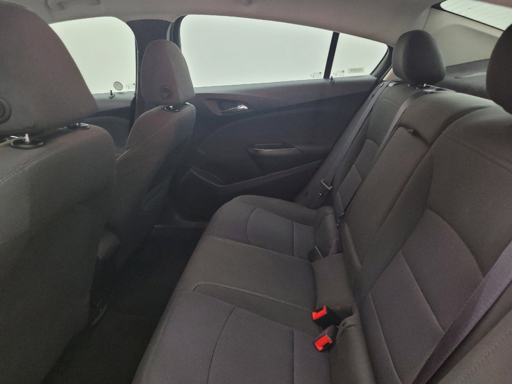 Used 2017 Chevrolet Cruze LT FWD image 18