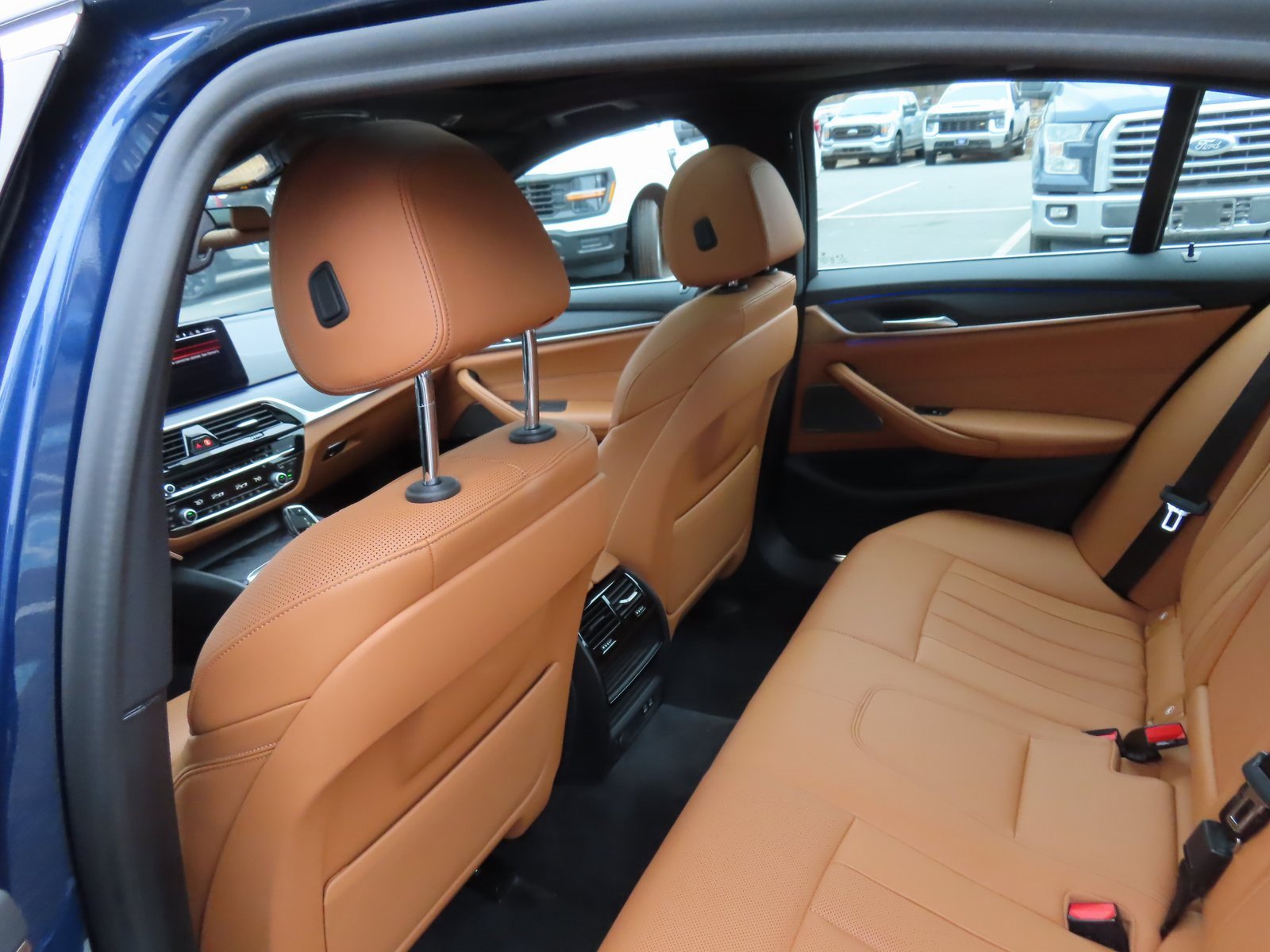 Used 2021 BMW 530i xDrive w/ Premium Package image 33