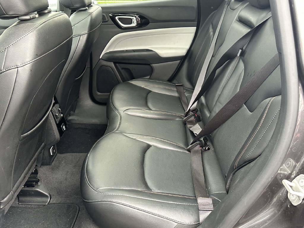 Used 2023 Jeep Compass Limited w/ Sun and Sound Group AWD/4WD image 12