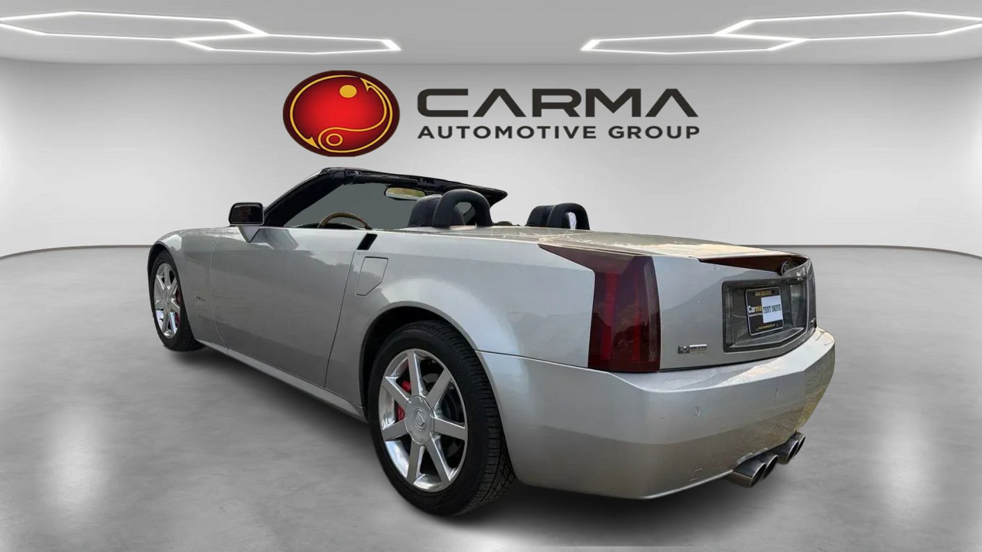 Used 2004 Cadillac XLR RWD image 3