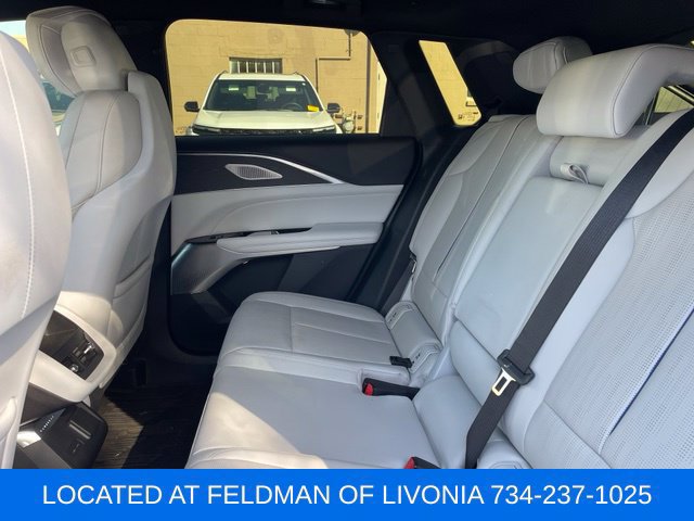 Used 2024 Cadillac Lyriq Luxury AWD/4WD image 9