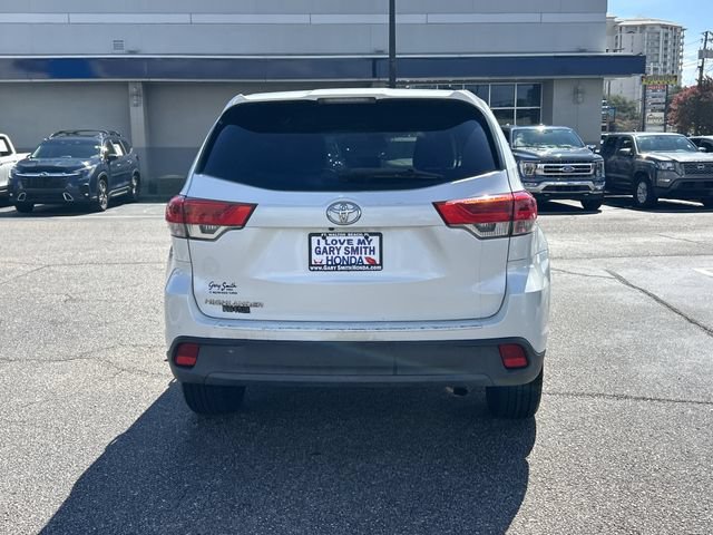 Used 2019 Toyota Highlander LE FWD image 5