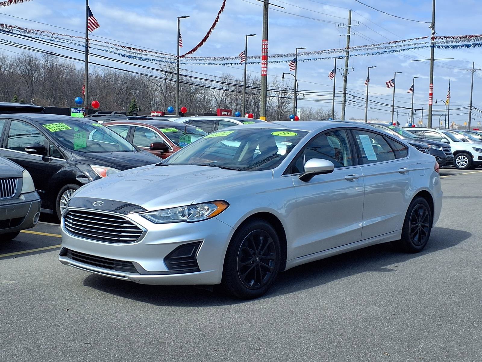 Used 2019 Ford Fusion SE image 1