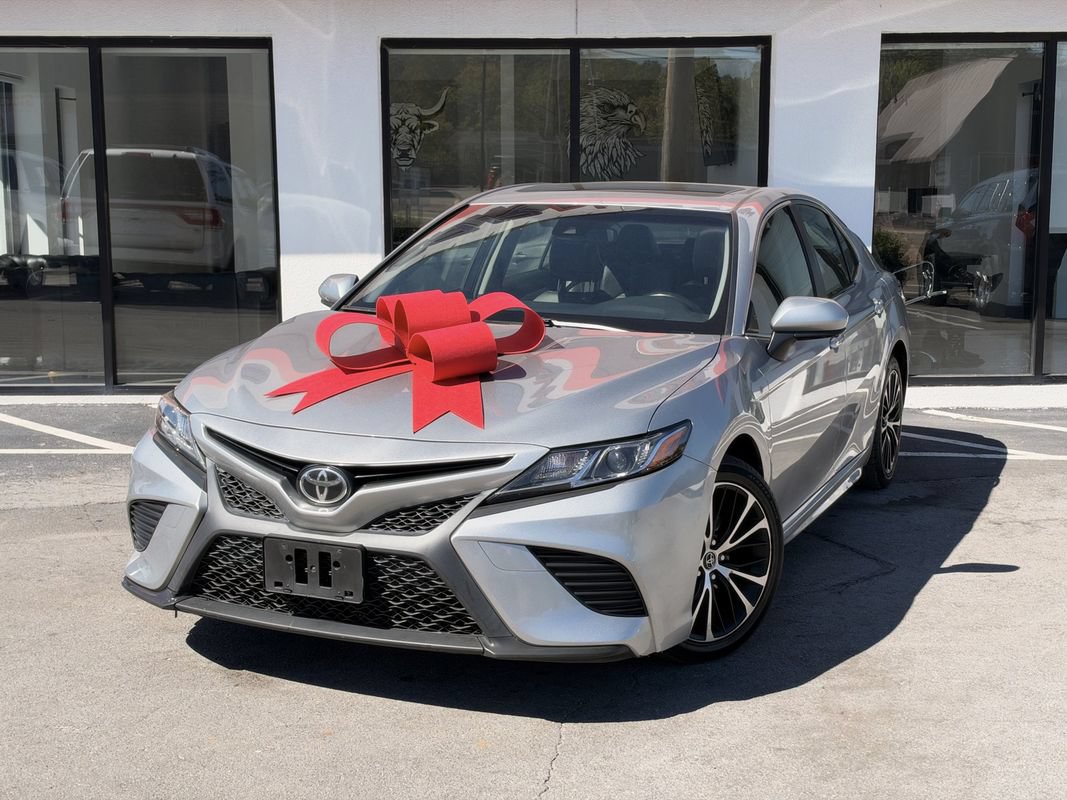 Used 2018 Toyota Camry SE w/ Moonroof Package