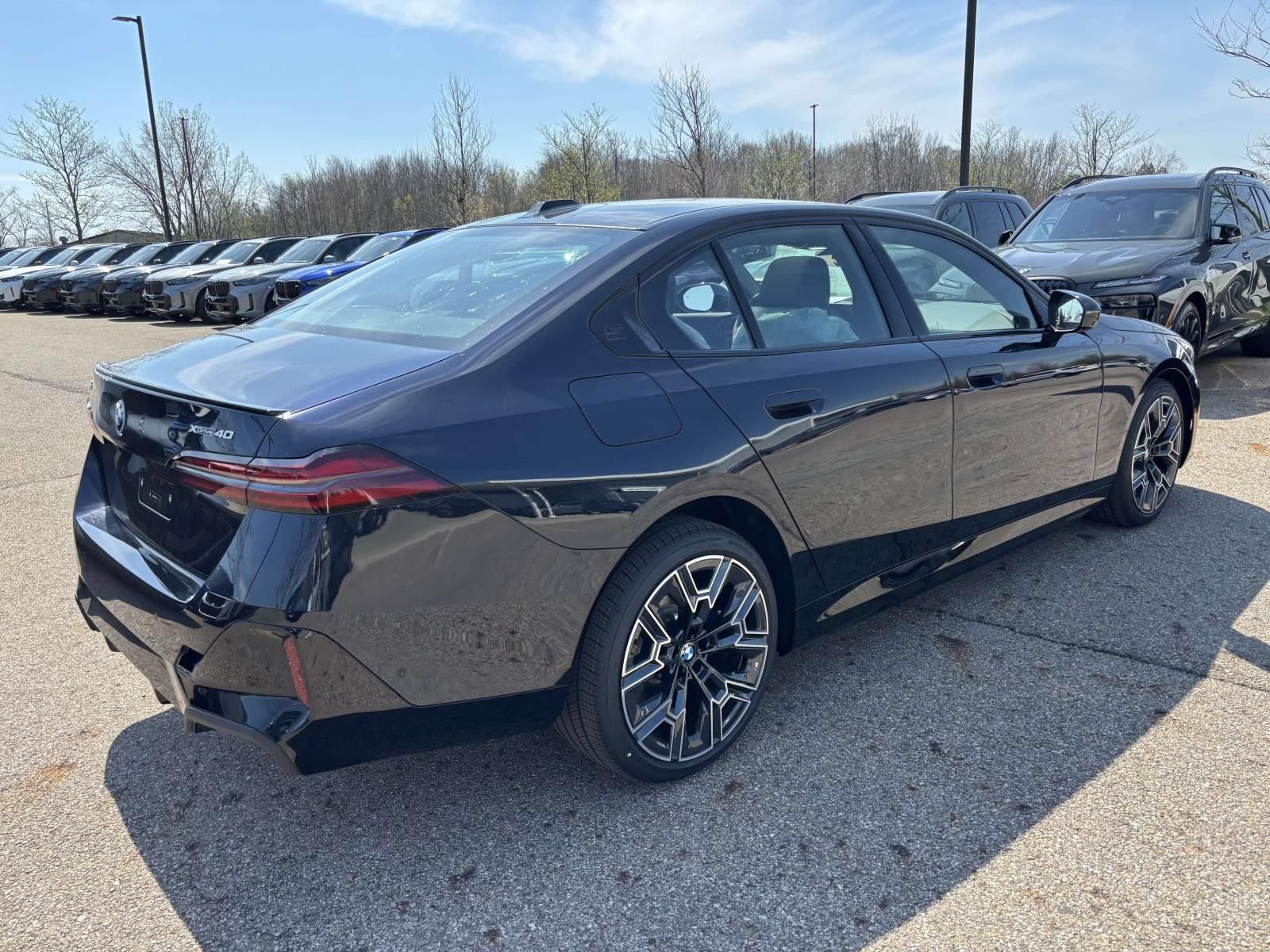 New 2026 BMW i5 eDrive40 w/ M Sport Package AWD/4WD image 5