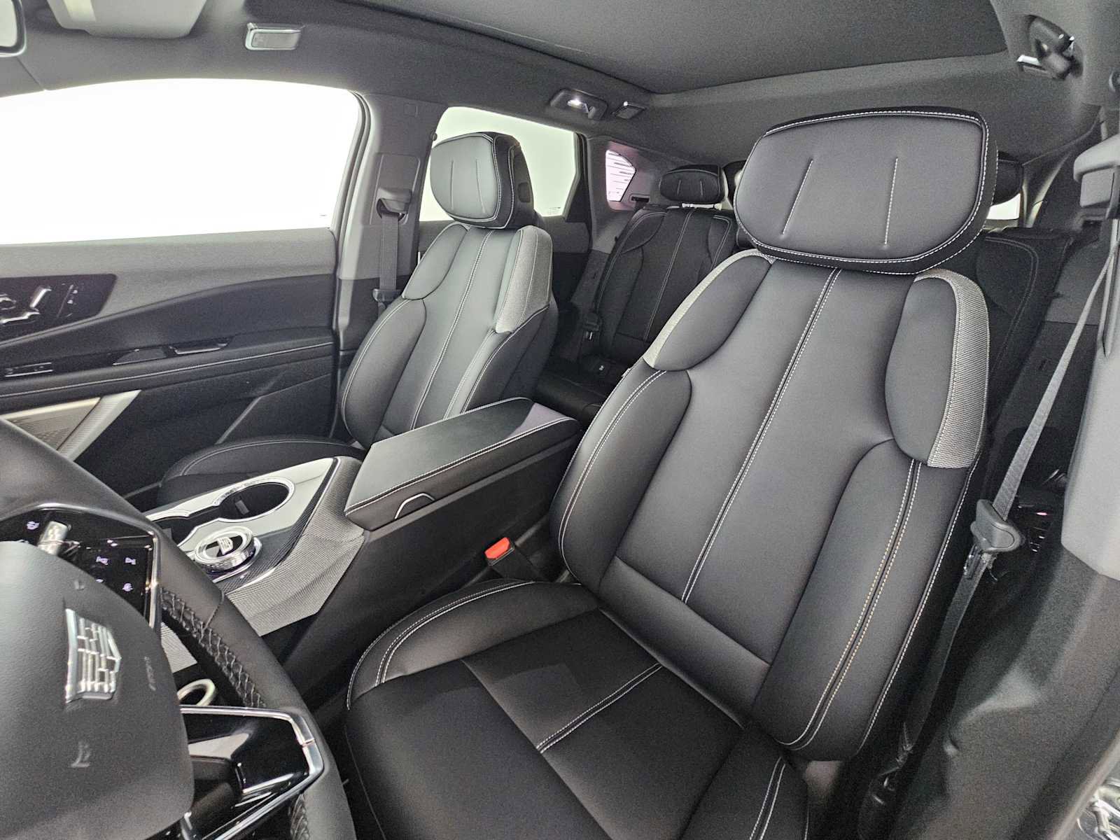 New 2026 Cadillac Optiq Luxury 1 image 21