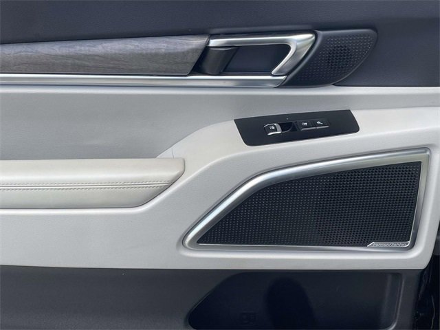 Used 2022 Kia Telluride SX w/ SX Prestige Package image 26