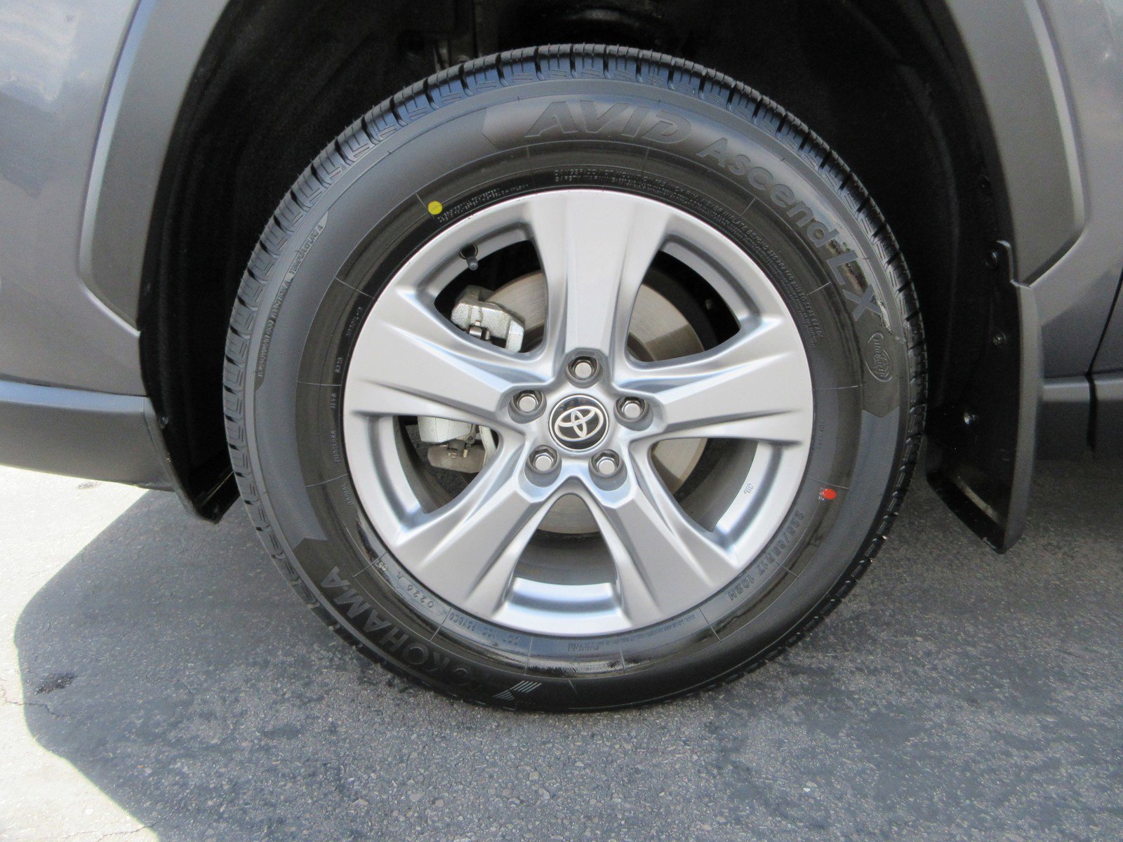 Used 2024 Toyota RAV4 XLE AWD/4WD image 46