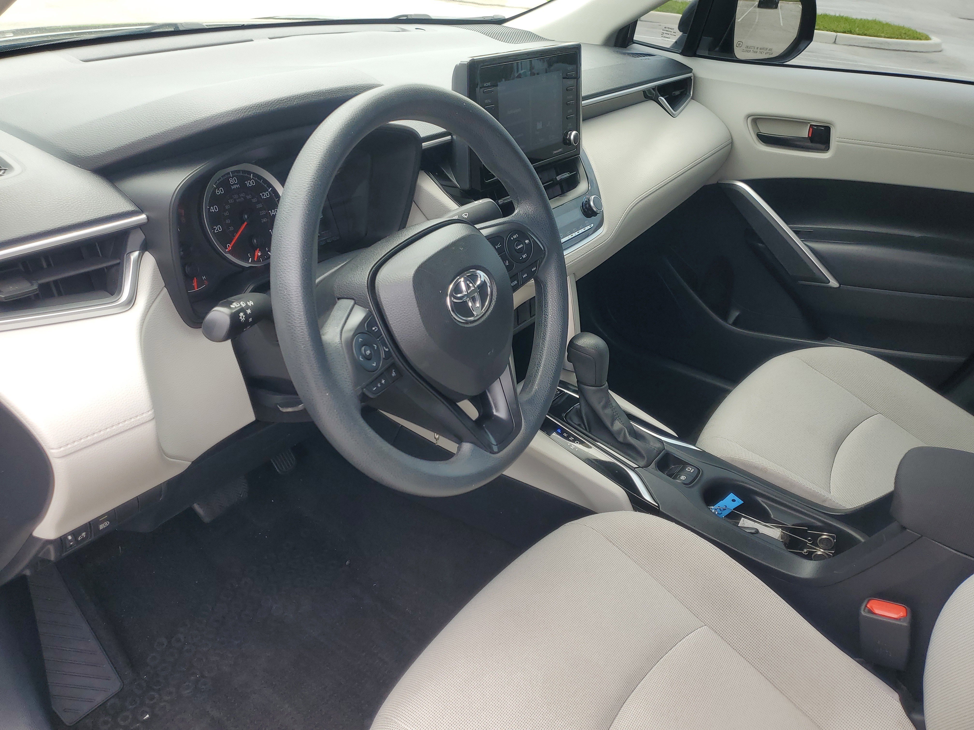Certified 2022 Toyota Corolla Cross L FWD image 16