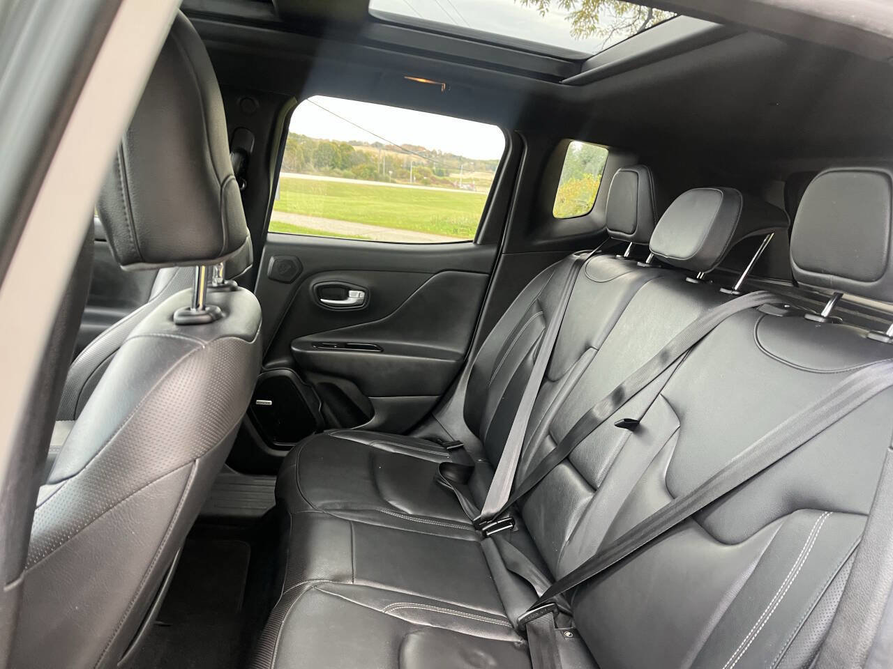 Used 2020 Jeep Renegade Altitude image 25