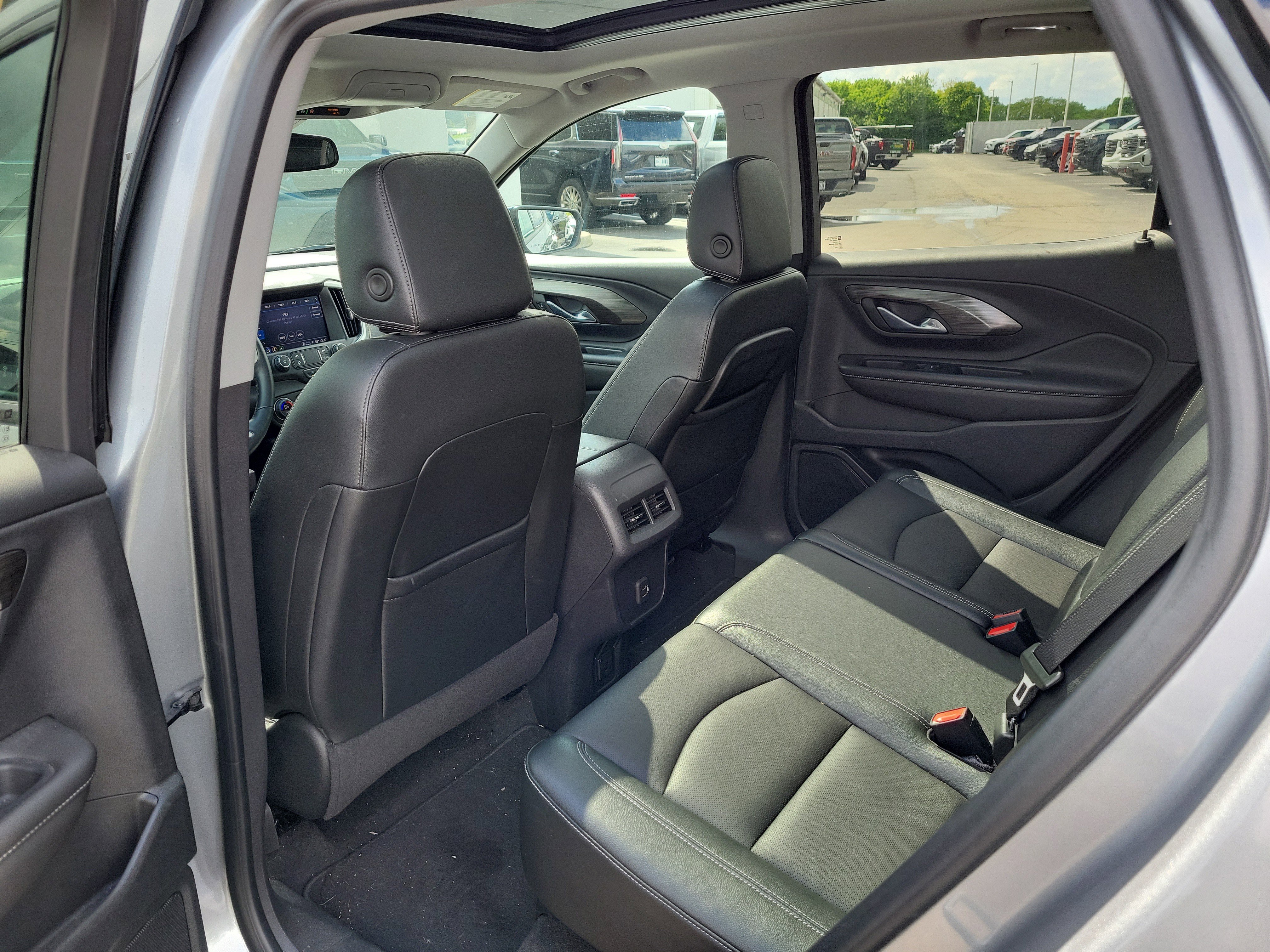 Used 2023 GMC Terrain SLT w/ Infotainment Package II AWD/4WD image 14