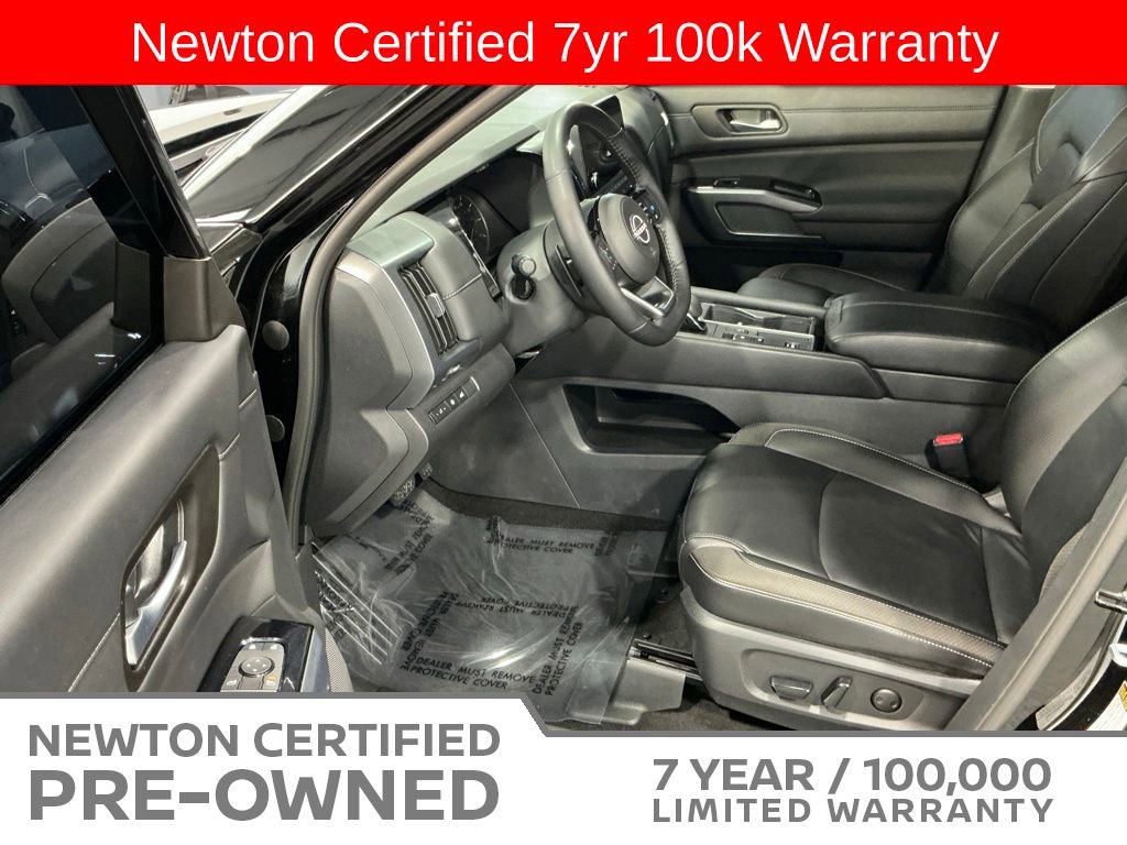 Used 2025 Nissan Pathfinder SL w/ Cargo Package FWD image 6