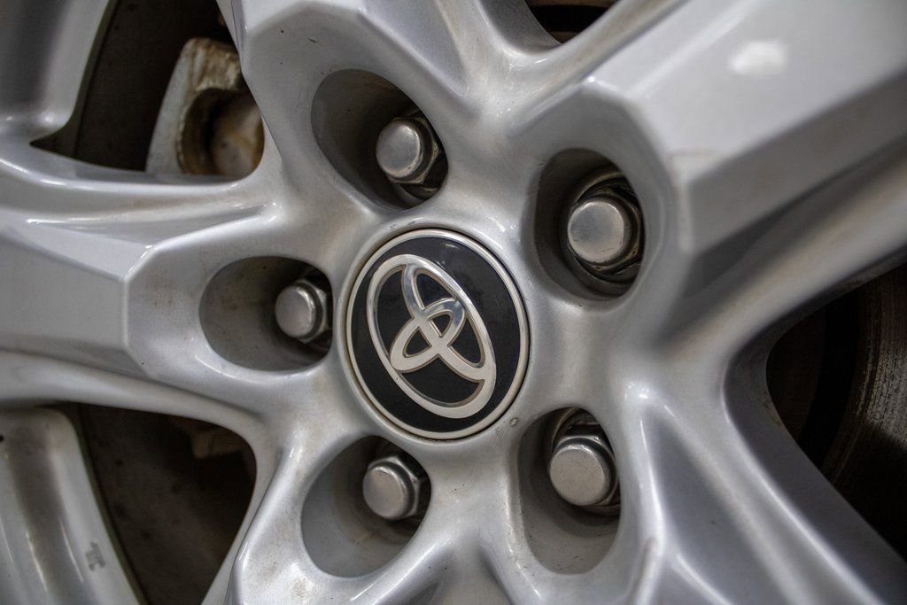 Used 2024 Toyota Highlander LE image 17