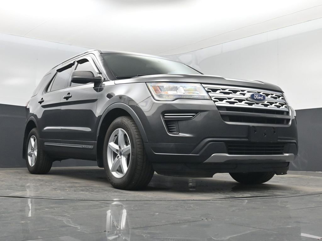 Used 2019 Ford Explorer XLT image 32