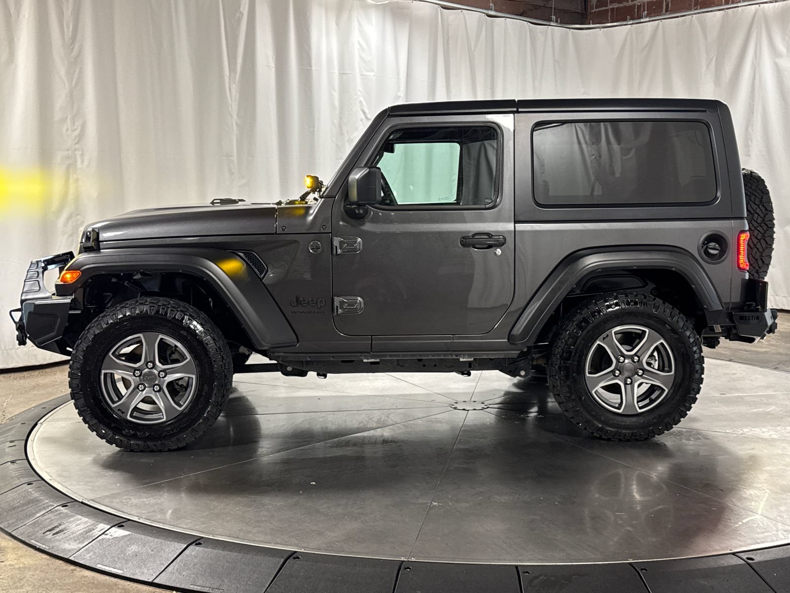 Used 2022 Jeep Wrangler Sport AWD/4WD image 8